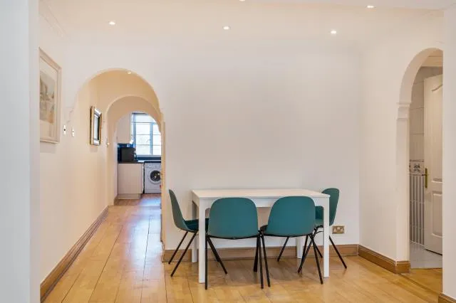Hyde Park Place, London, W2, photo 8
