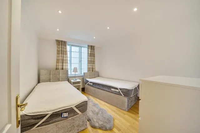 Hyde Park Place, London, W2, photo 14