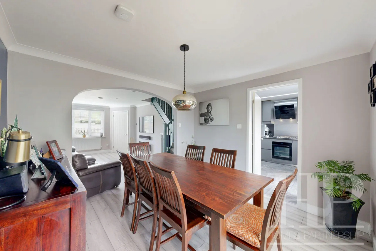 Harper Drive, Maidenbower, RH10, photo 8