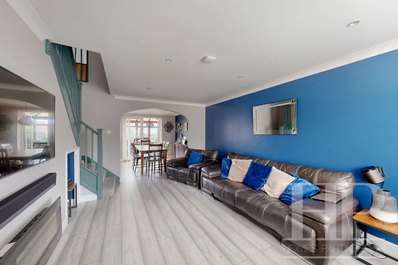 Harper Drive, Maidenbower, RH10, photo 2