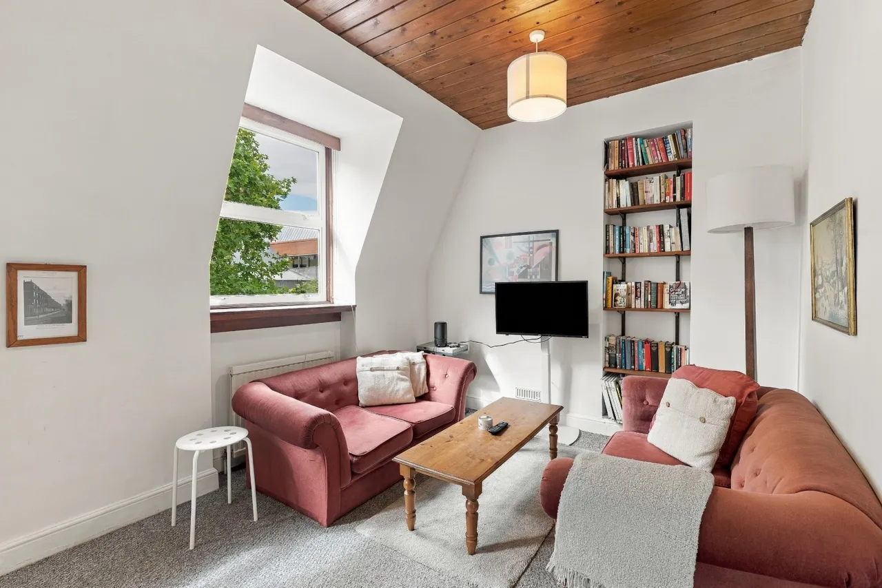 2 bed flat to rent, Hornton Street, Kensington, W8