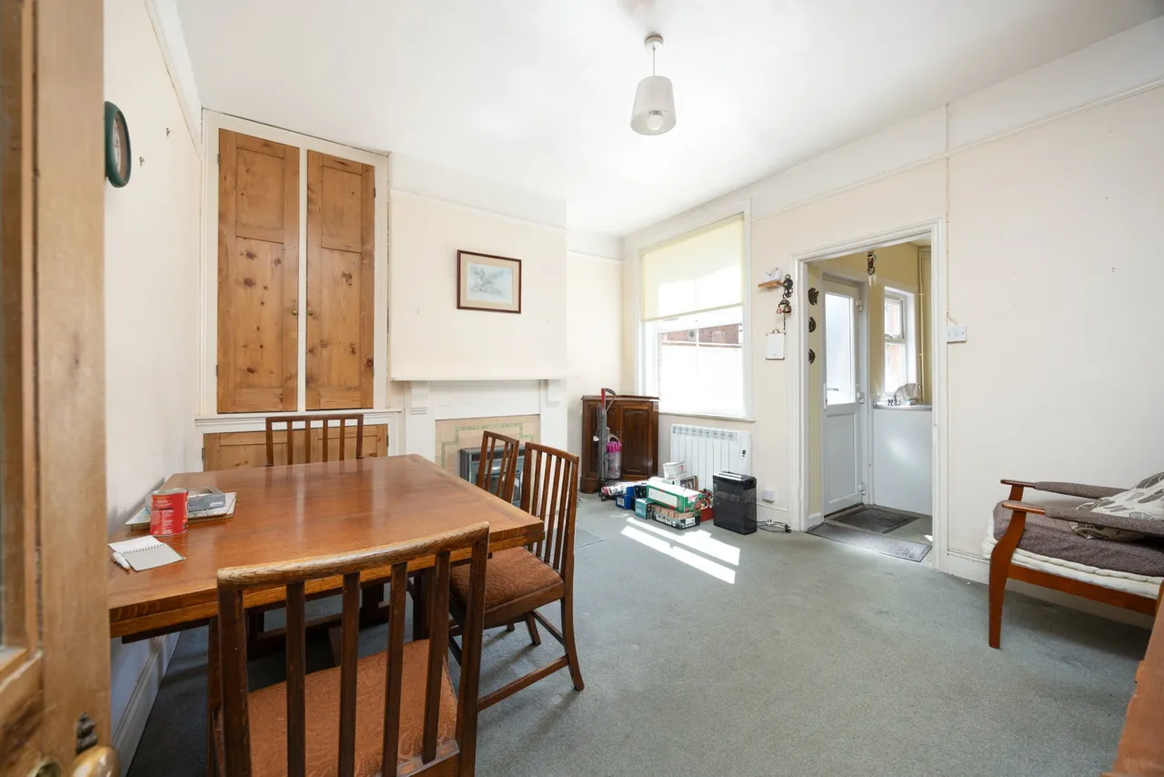 Victoria Road, Devizes, SN10, photo 5