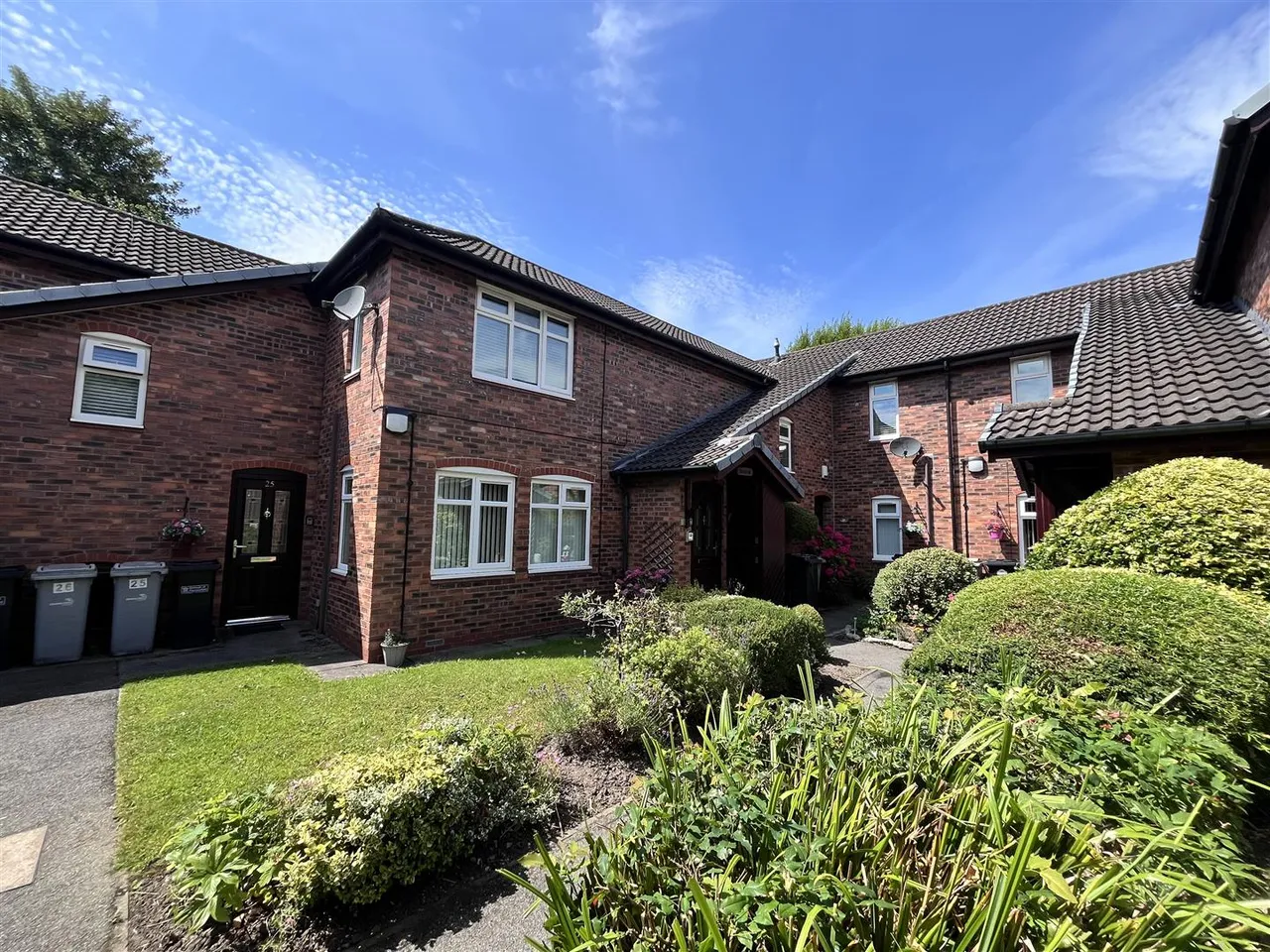 2 bed flat for sale, Nightingale Close, Wilmslow, SK9