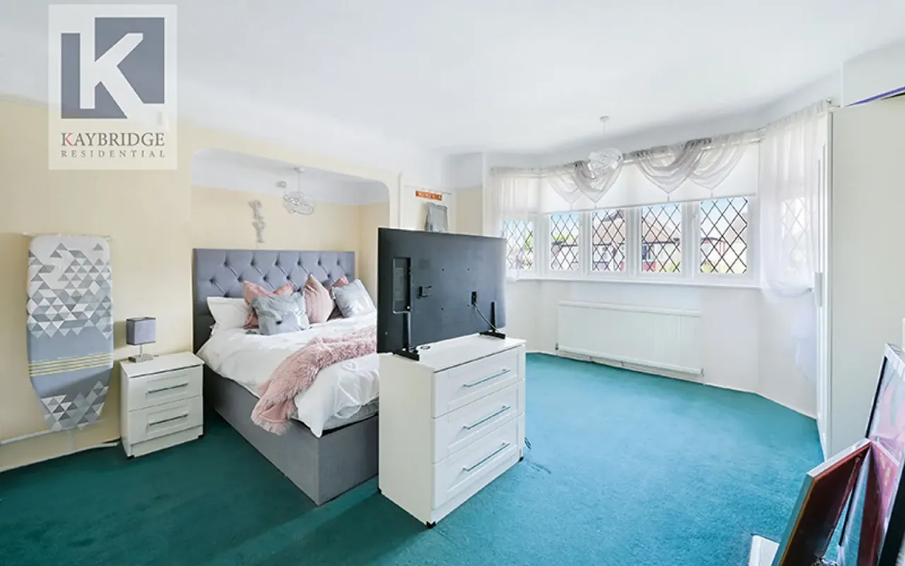 Walsingham Gardens, Epsom, KT19, photo 8
