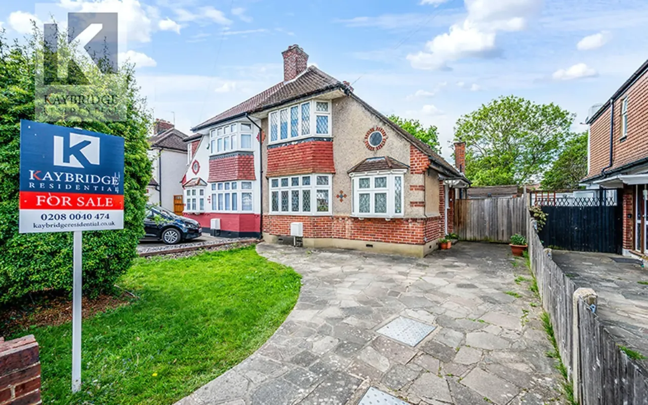 3 bed house for sale — Walsingham Gardens, Epsom, KT19