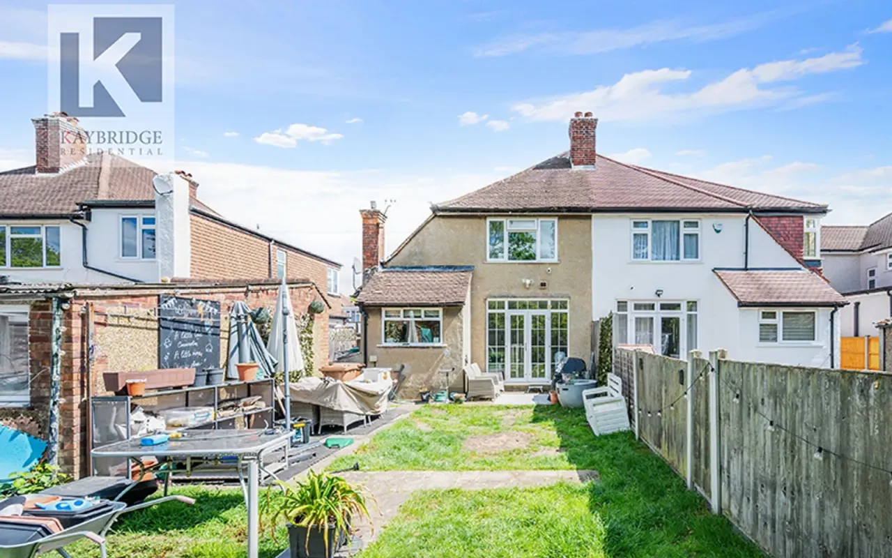 Walsingham Gardens, Epsom, KT19, photo 11