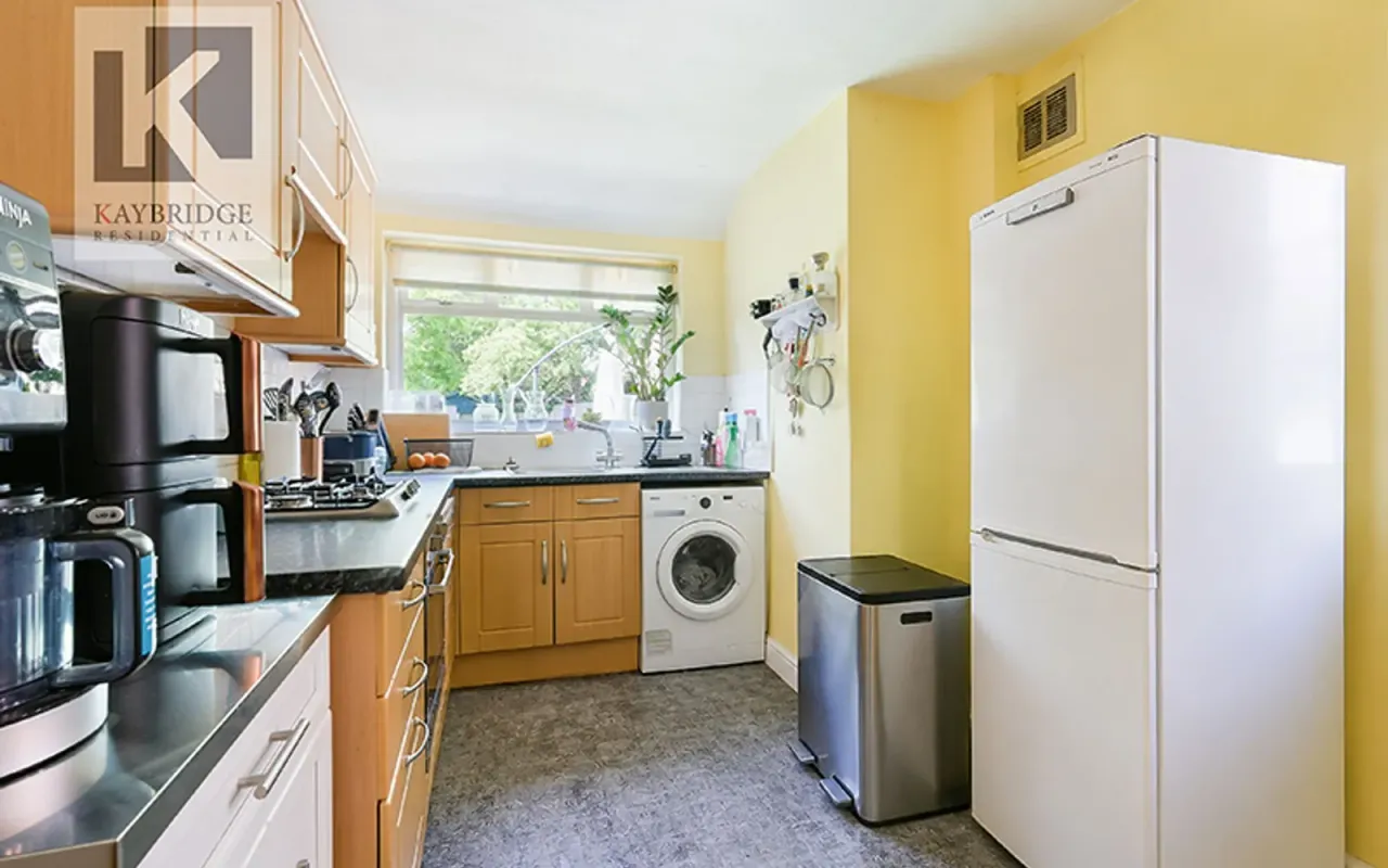 Walsingham Gardens, Epsom, KT19, photo 7