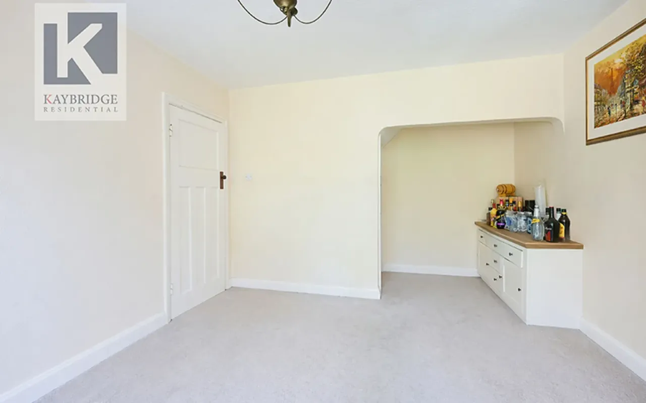Walsingham Gardens, Epsom, KT19, photo 9