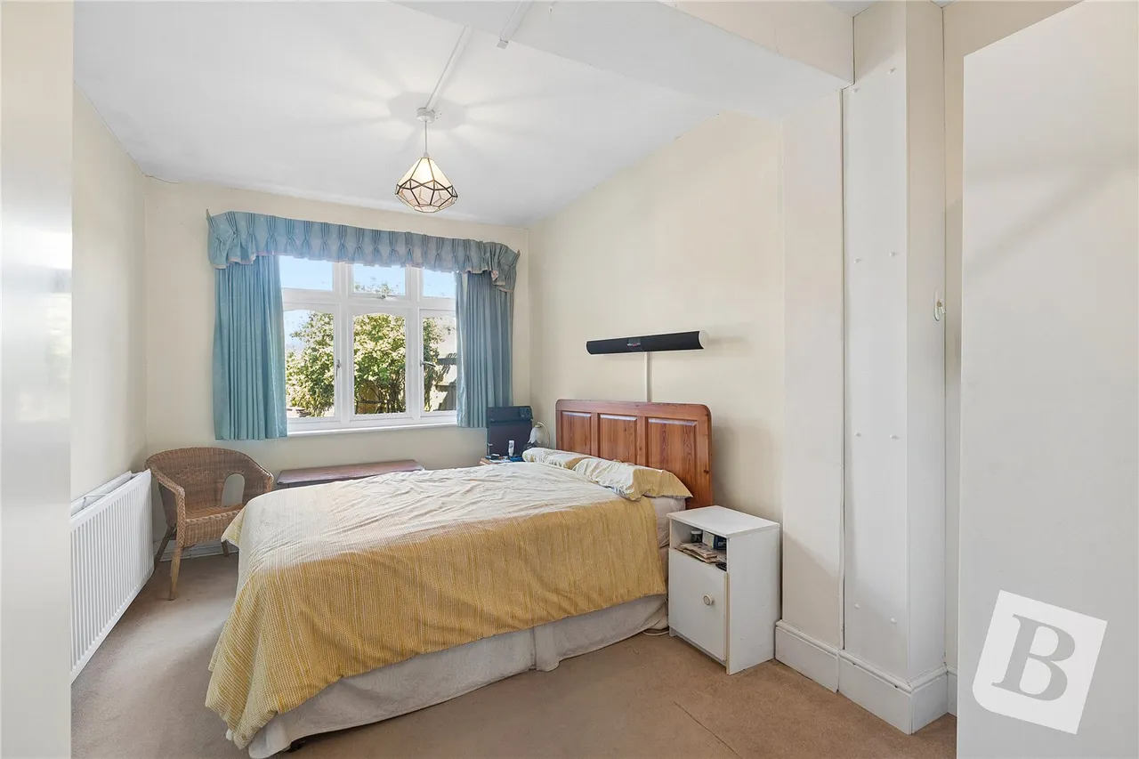 Crow Green Road, Pilgrims Hatch, CM15, photo 6
