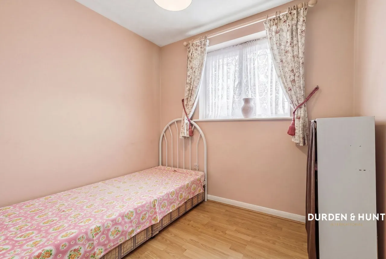 Godwin Close, Chingford, E4, photo 13