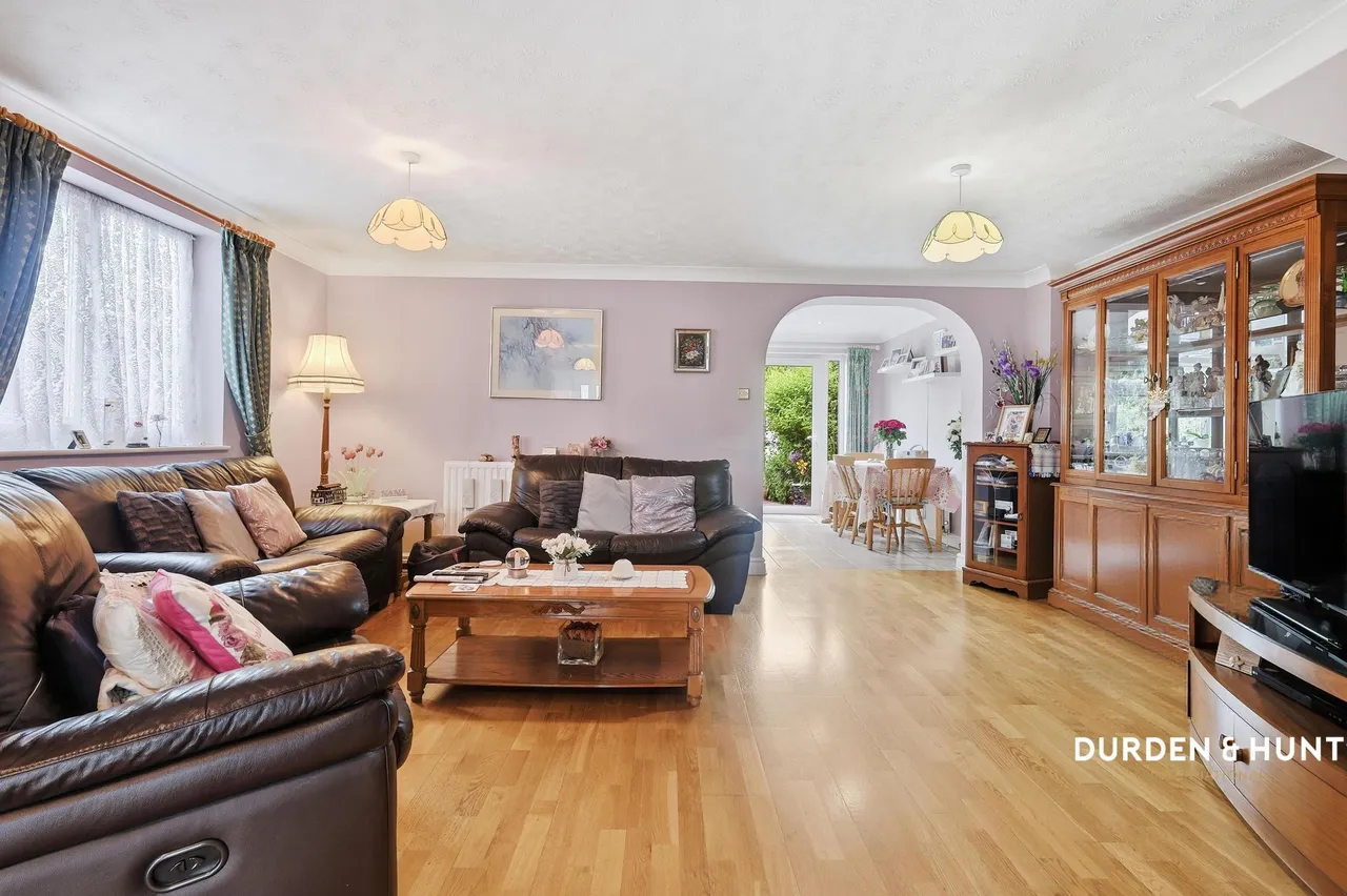 Godwin Close, Chingford, E4, photo 2