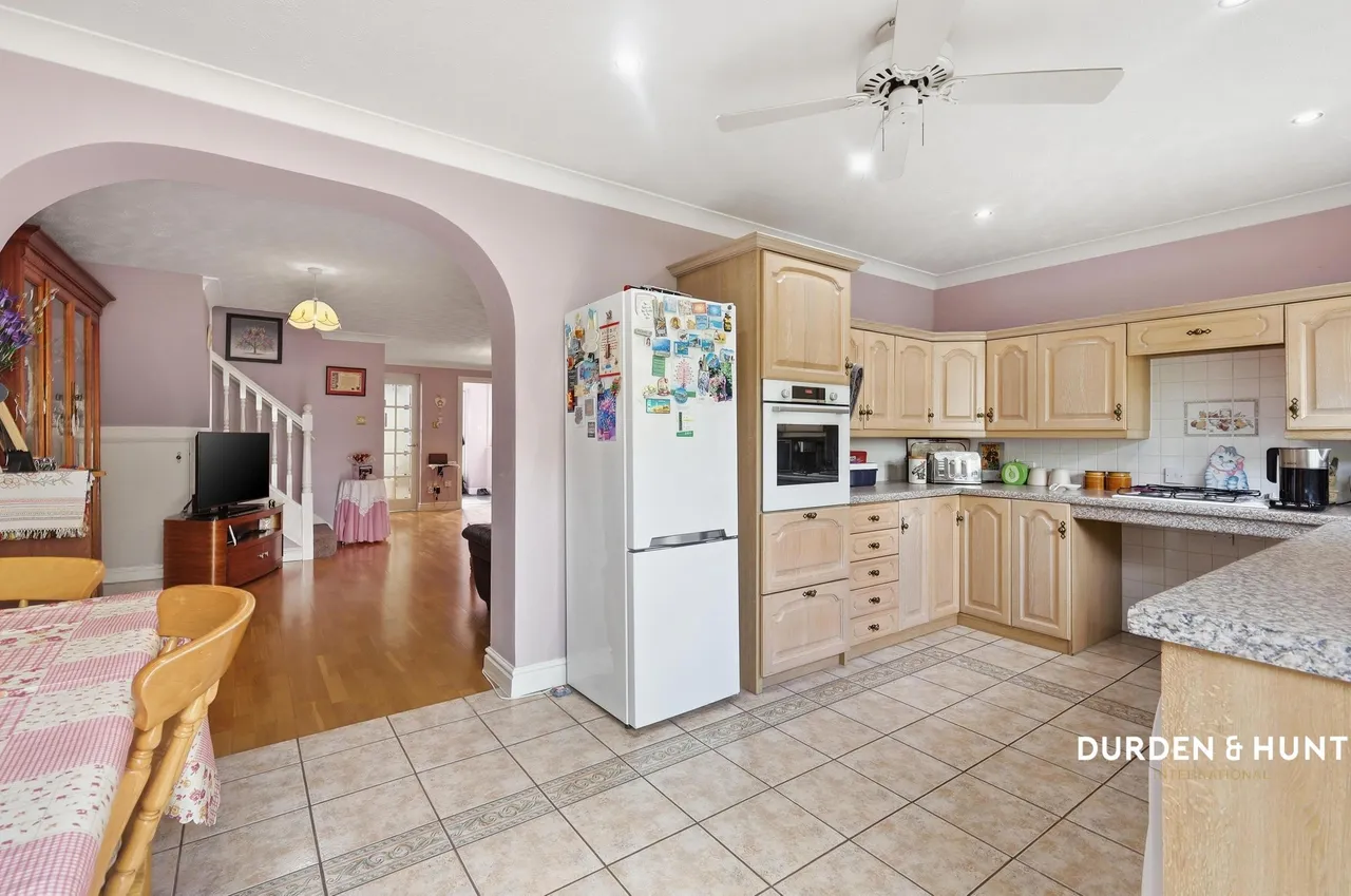 Godwin Close, Chingford, E4, photo 5