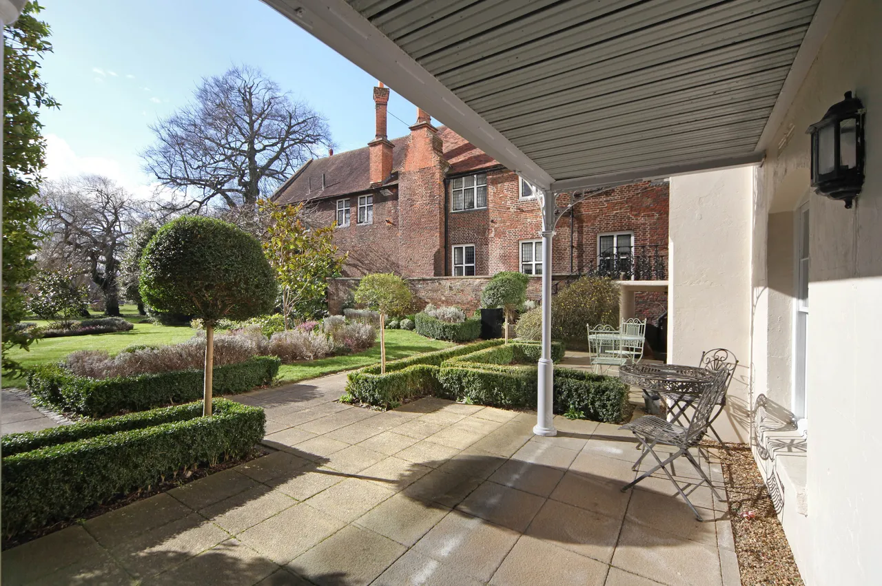 Rotary Court, Hampton Court Road, East Molesey, KT8, photo 5