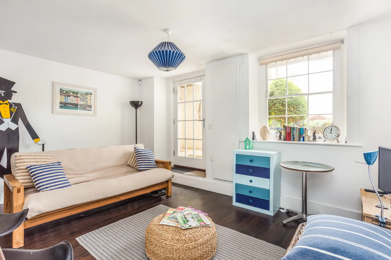 Rotary Court, Hampton Court Road, East Molesey, KT8, photo 4