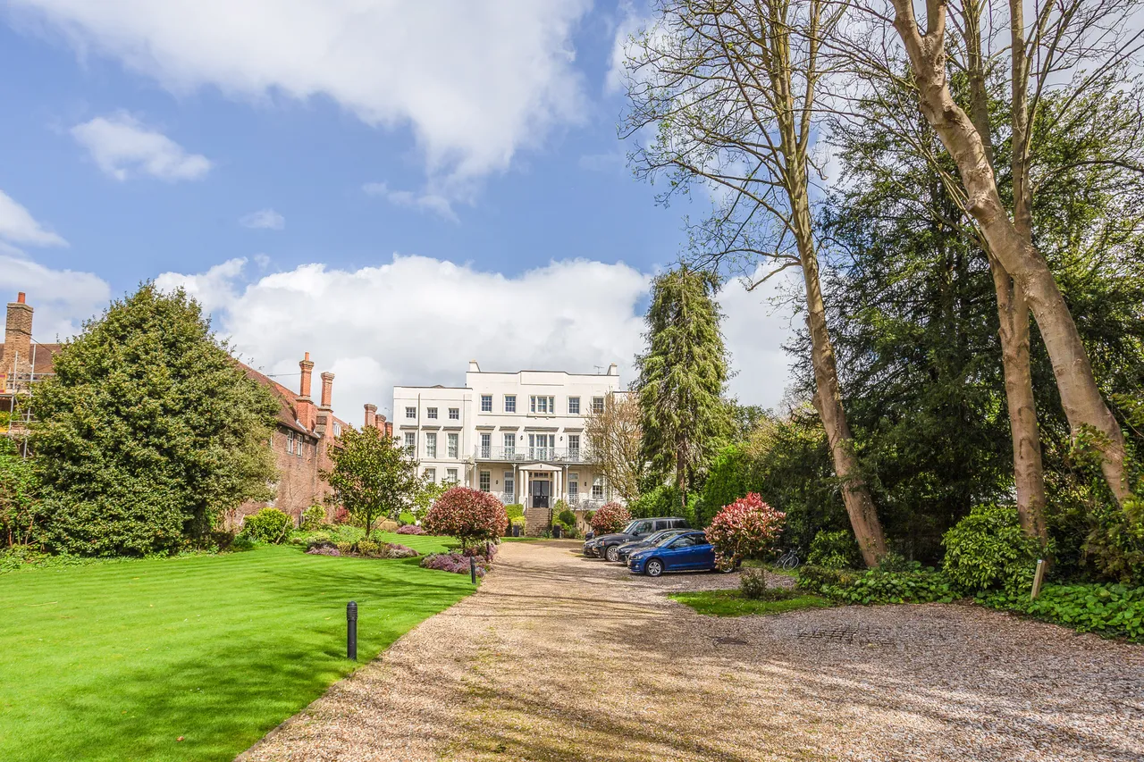 Rotary Court, Hampton Court Road, East Molesey, KT8, photo 6