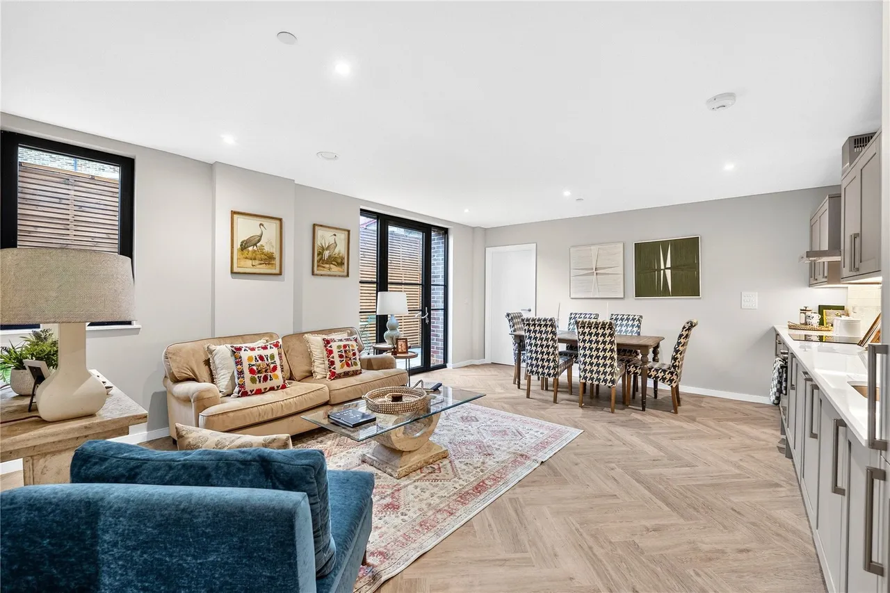 Fallsbrook Road, London, SW16, photo 12