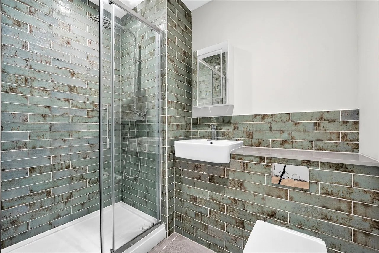 Fallsbrook Road, London, SW16, photo 11
