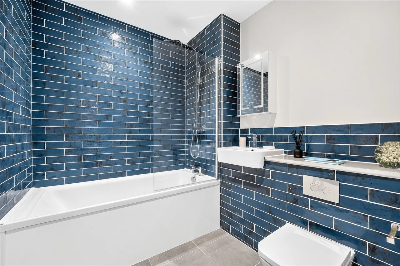 Fallsbrook Road, London, SW16, photo 3