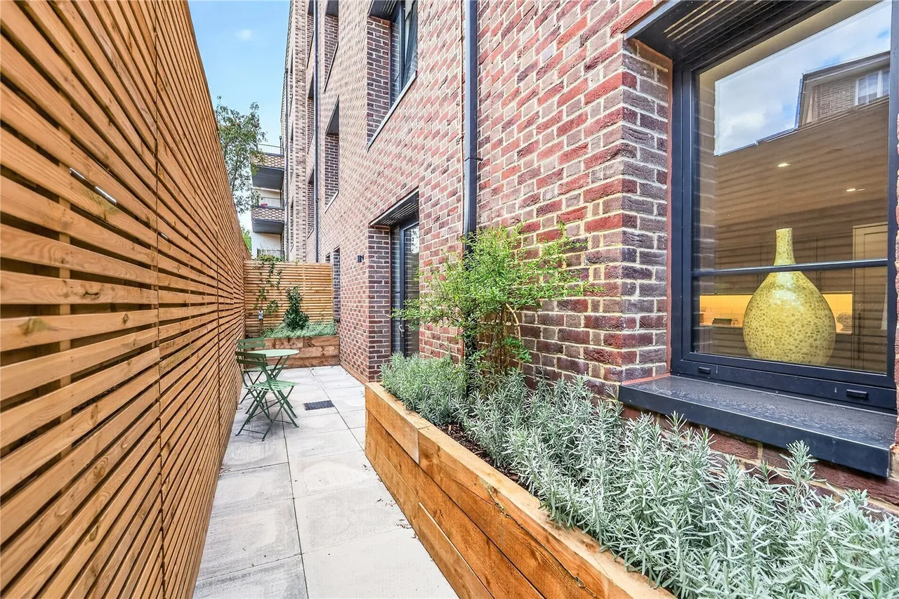 Fallsbrook Road, London, SW16, photo 4