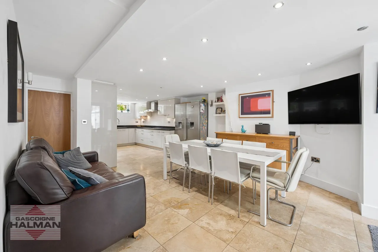 Harboro Road, Sale, photo 19