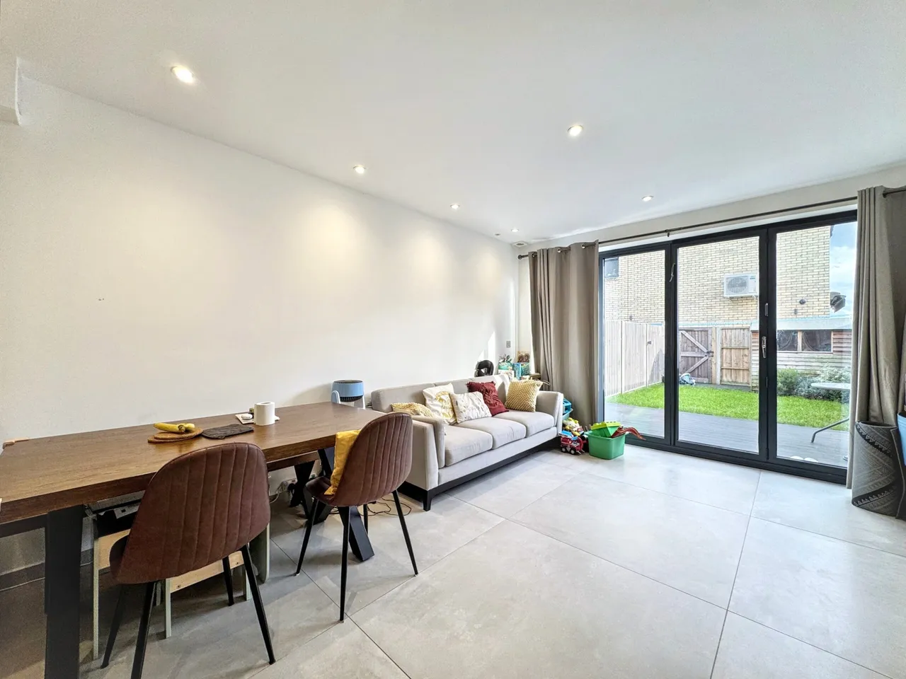 Bacon Lane, Edgware, HA8, photo 2