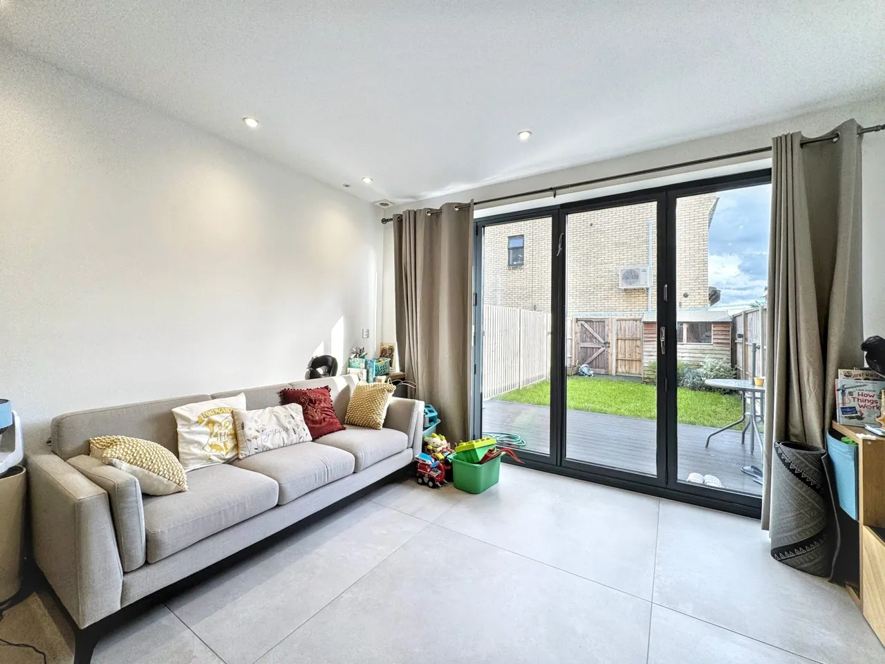 Bacon Lane, Edgware, HA8, photo 8
