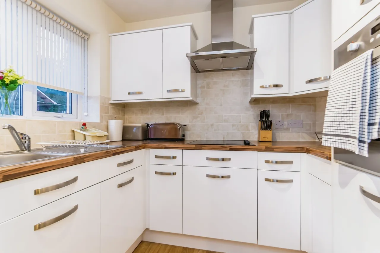 Caterham Lodge, Stafford Road, Caterham, Surrey, CR3, photo 3