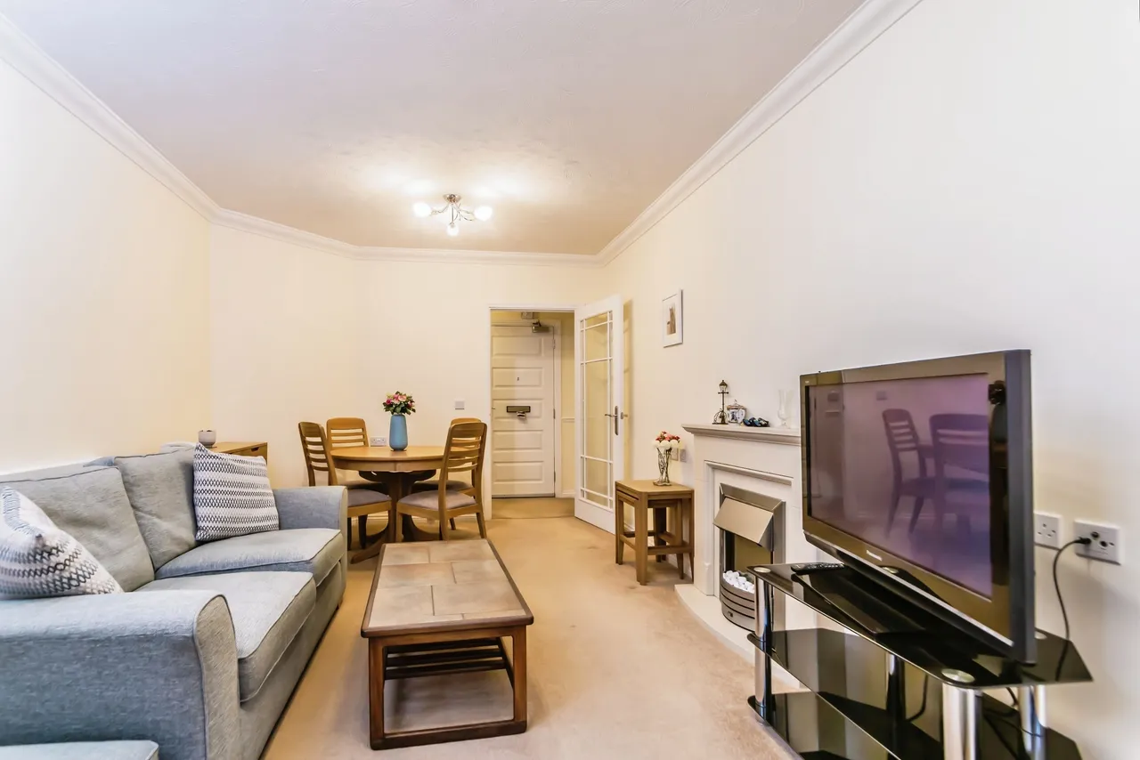 Caterham Lodge, Stafford Road, Caterham, Surrey, CR3, photo 13