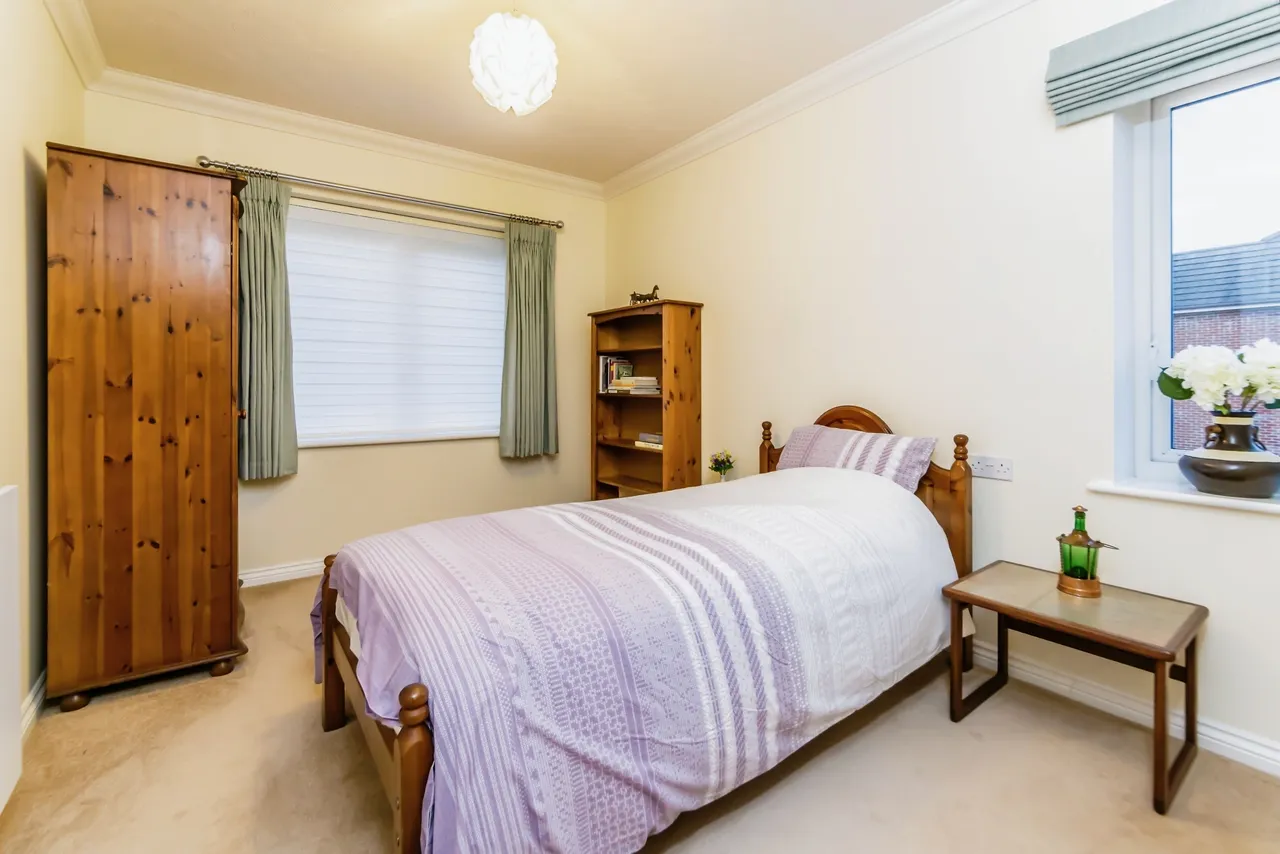 Caterham Lodge, Stafford Road, Caterham, Surrey, CR3, photo 5