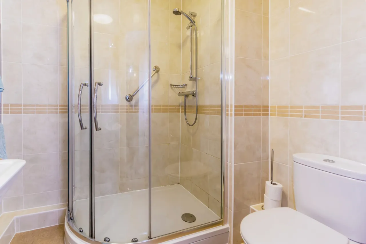 Caterham Lodge, Stafford Road, Caterham, Surrey, CR3, photo 6