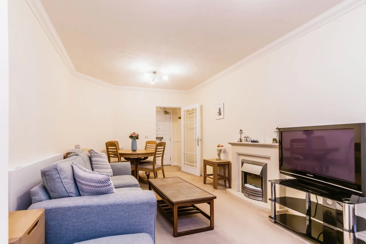 Caterham Lodge, Stafford Road, Caterham, Surrey, CR3, photo 7