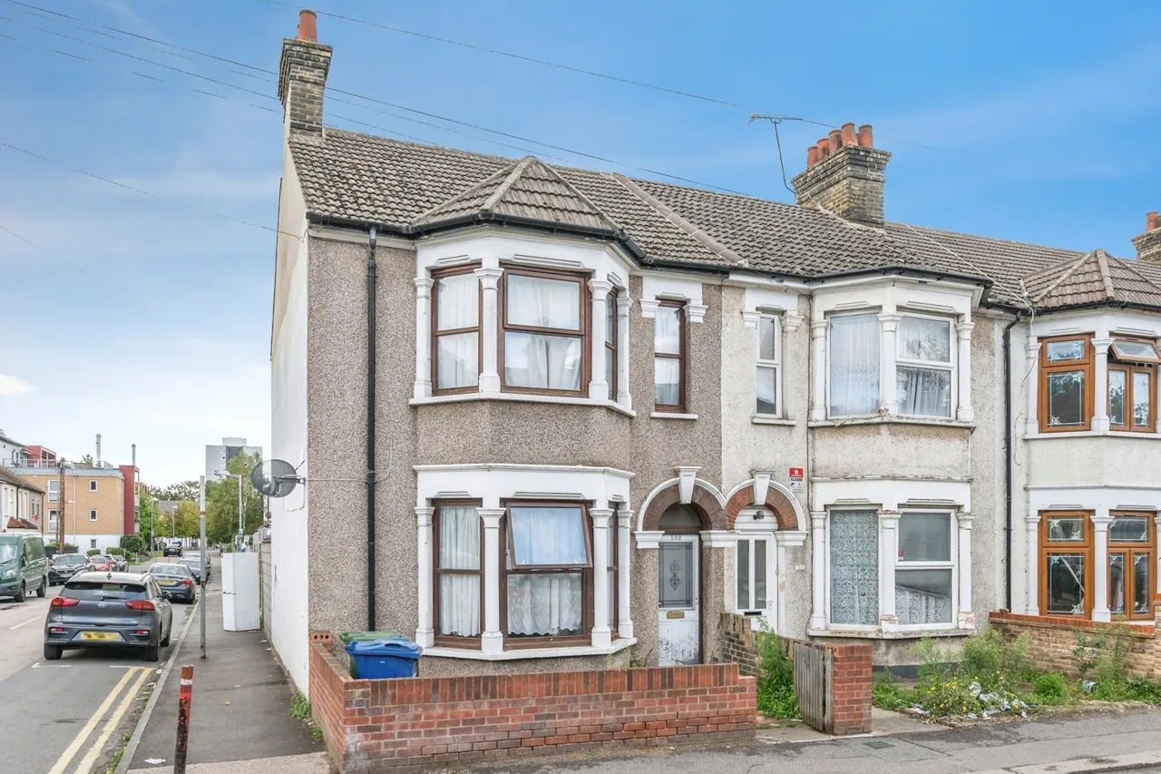 3 bed house for sale, Clarence Road, Grays, RM17