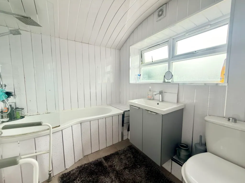 Woodlands Farm Road, Birmingham, B24, photo 11