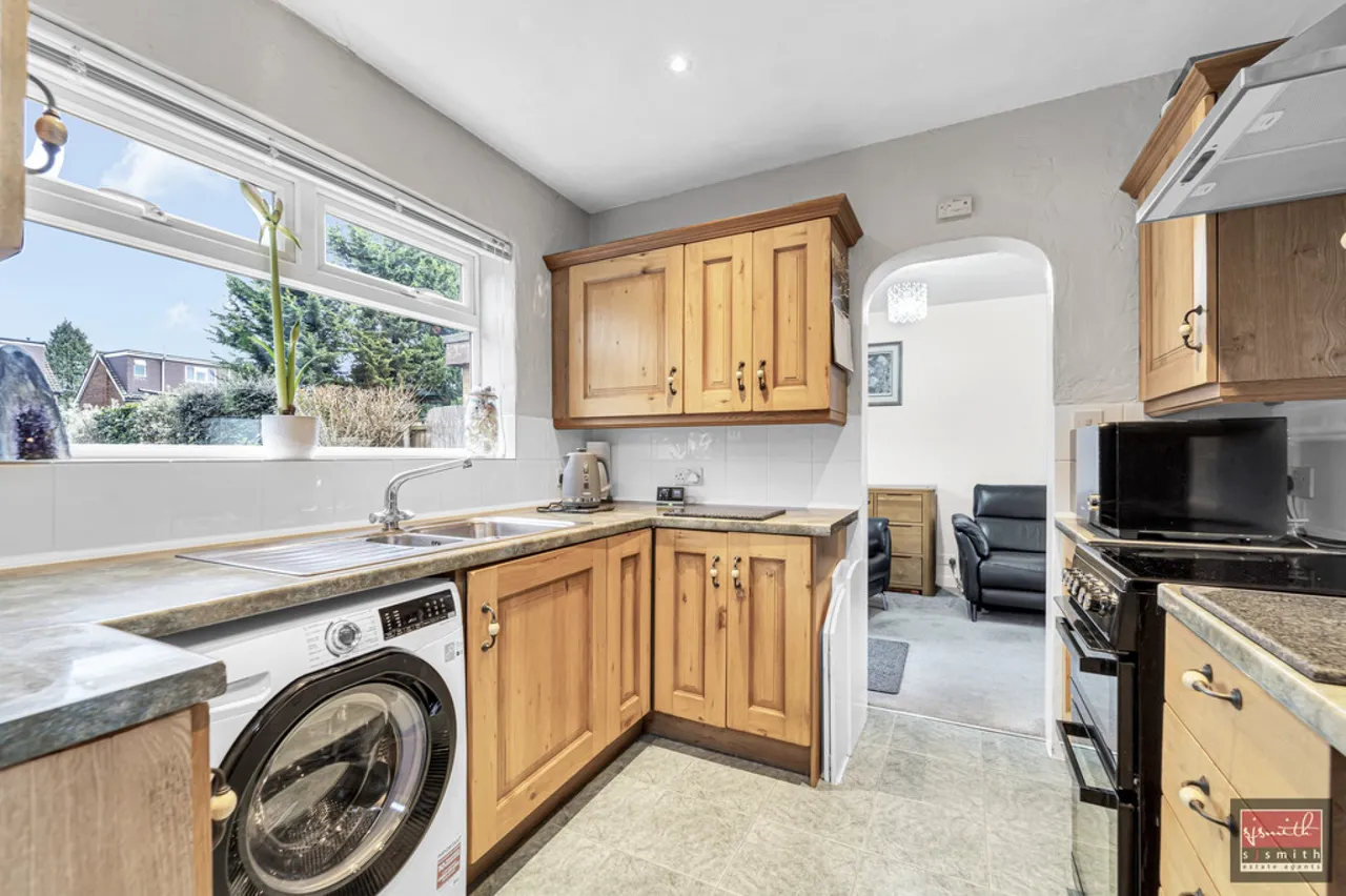 Sundown Road, Ashford, TW15, photo 4