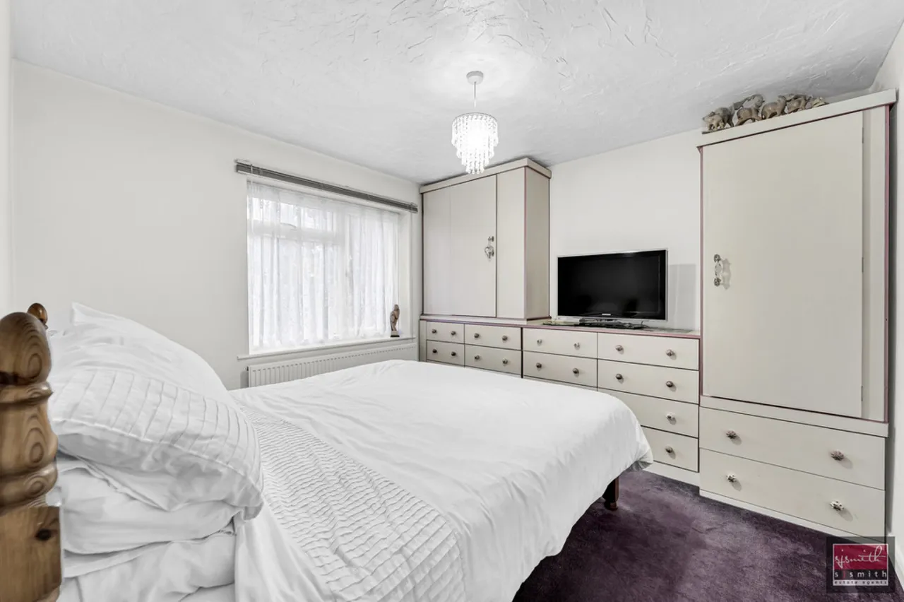 Sundown Road, Ashford, TW15, photo 7