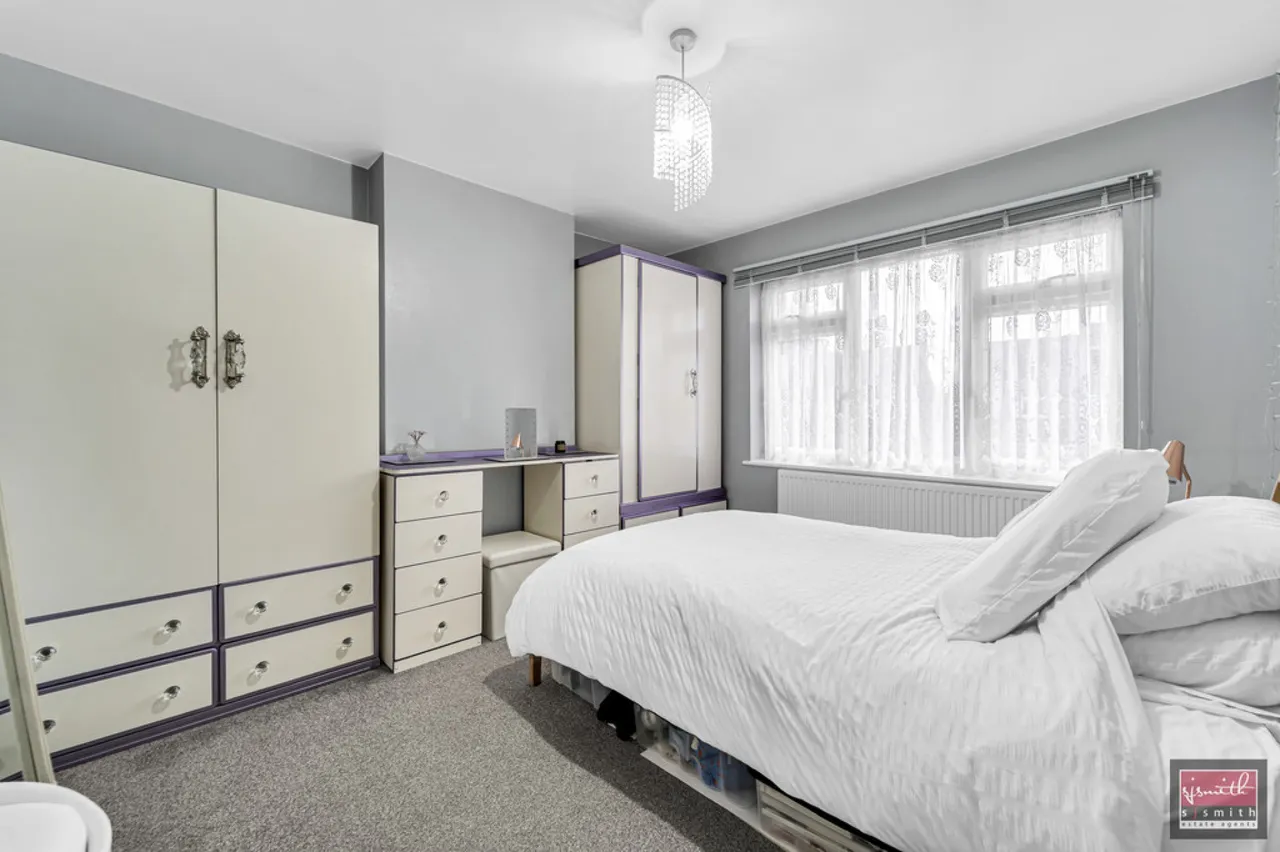 Sundown Road, Ashford, TW15, photo 8