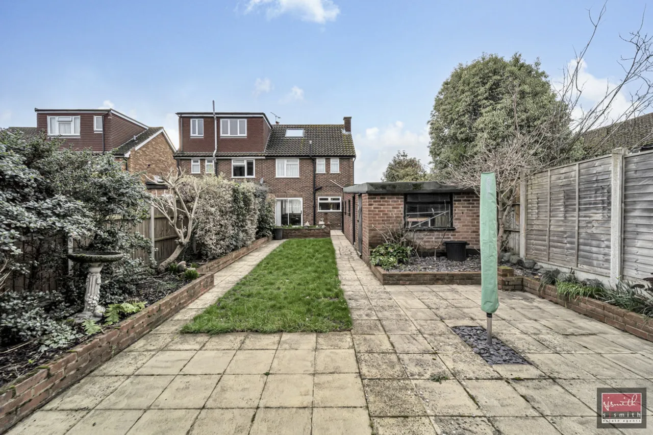 Sundown Road, Ashford, TW15, photo 12