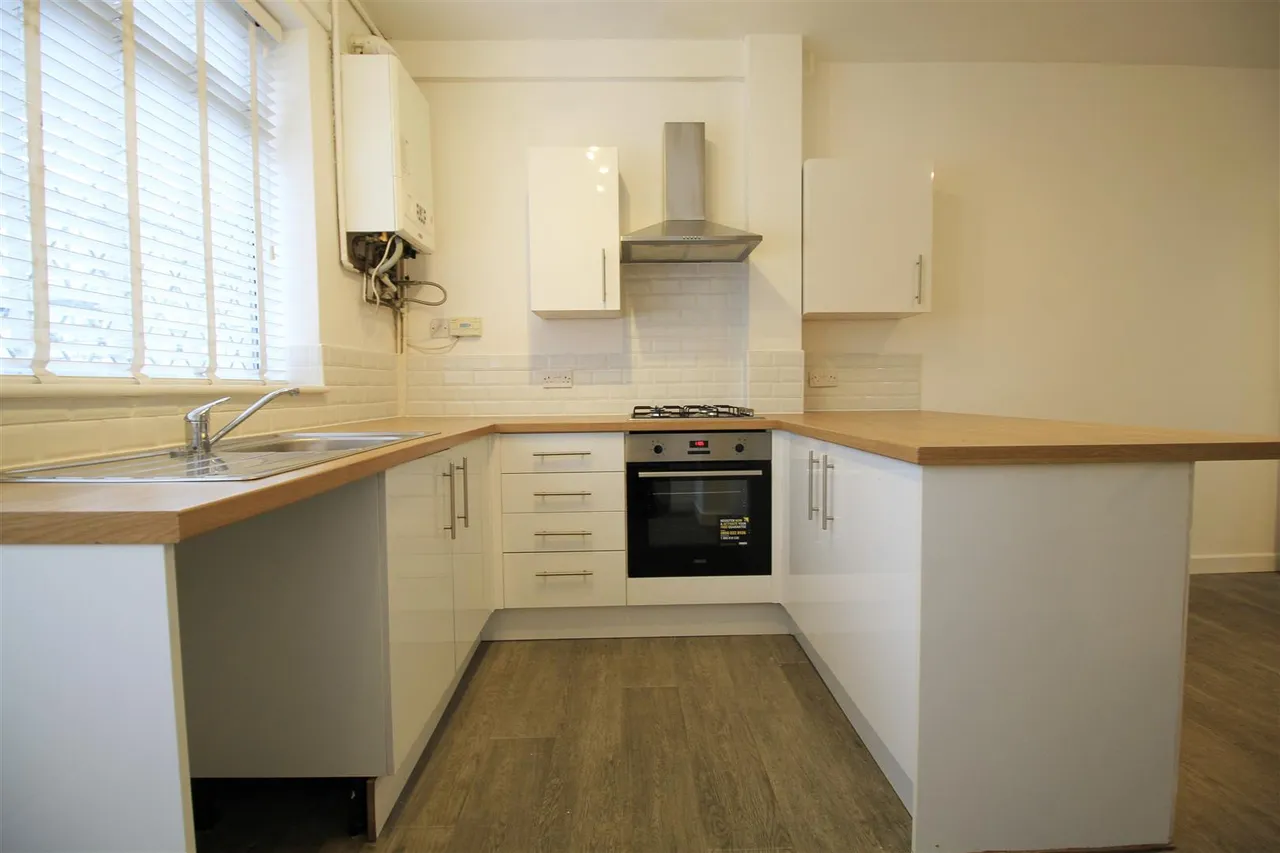 Highfield Street, Denton, photo 7