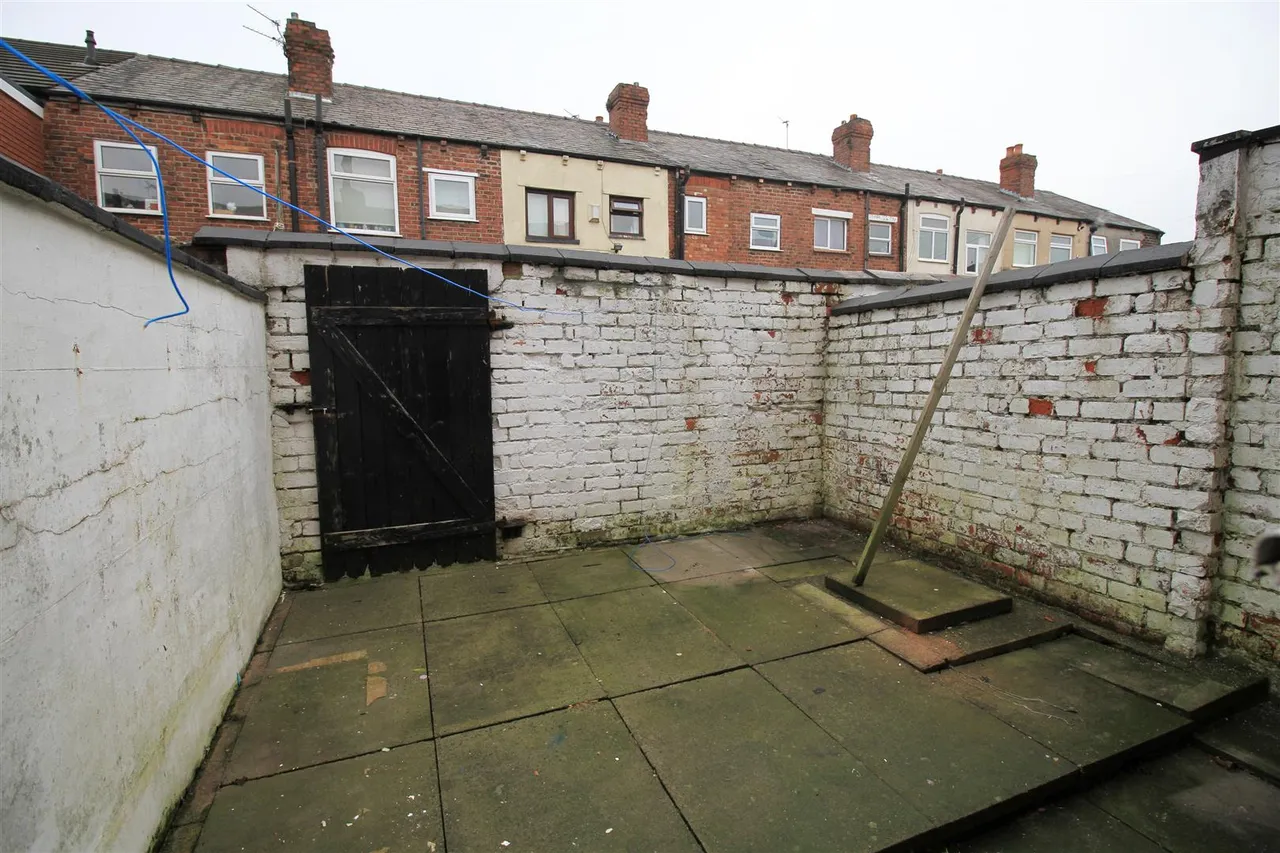 Highfield Street, Denton, photo 13
