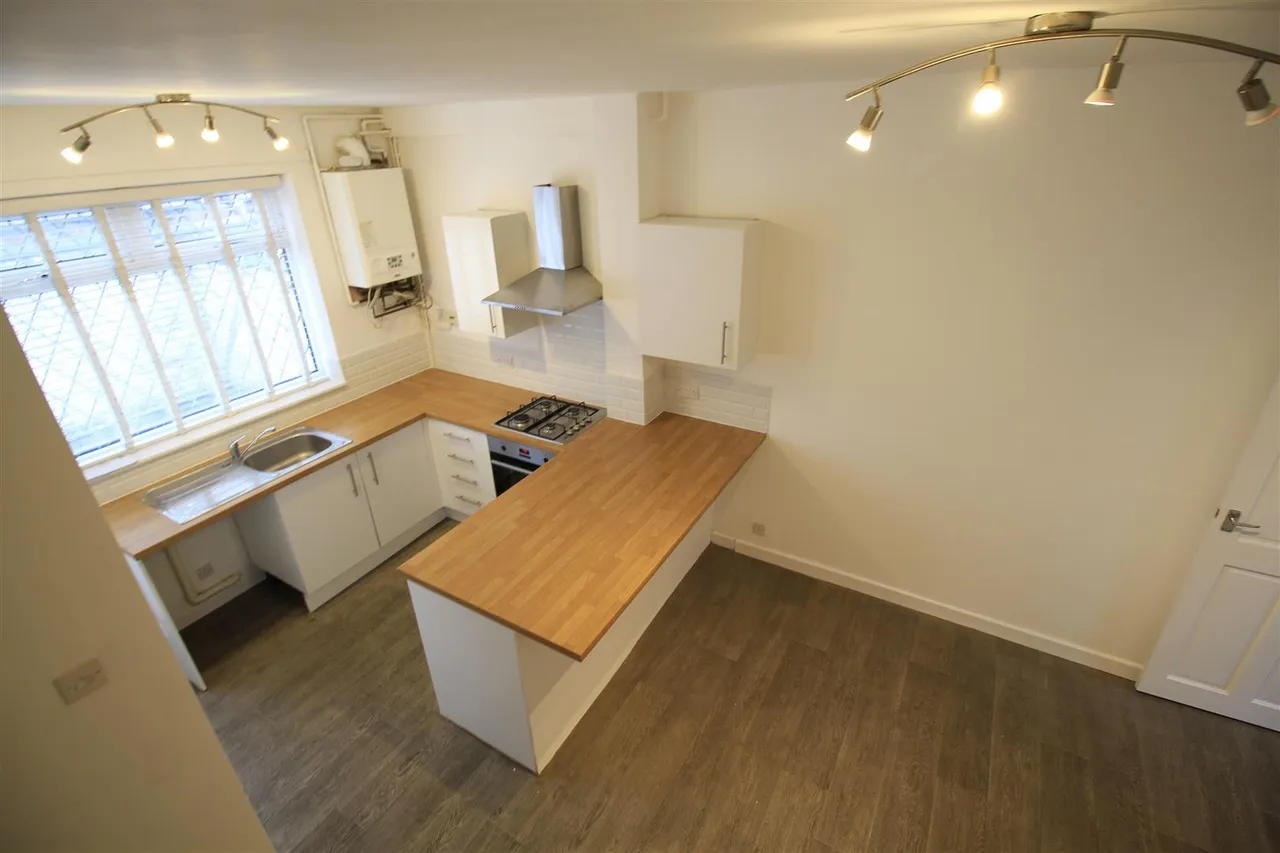 Highfield Street, Denton, photo 5