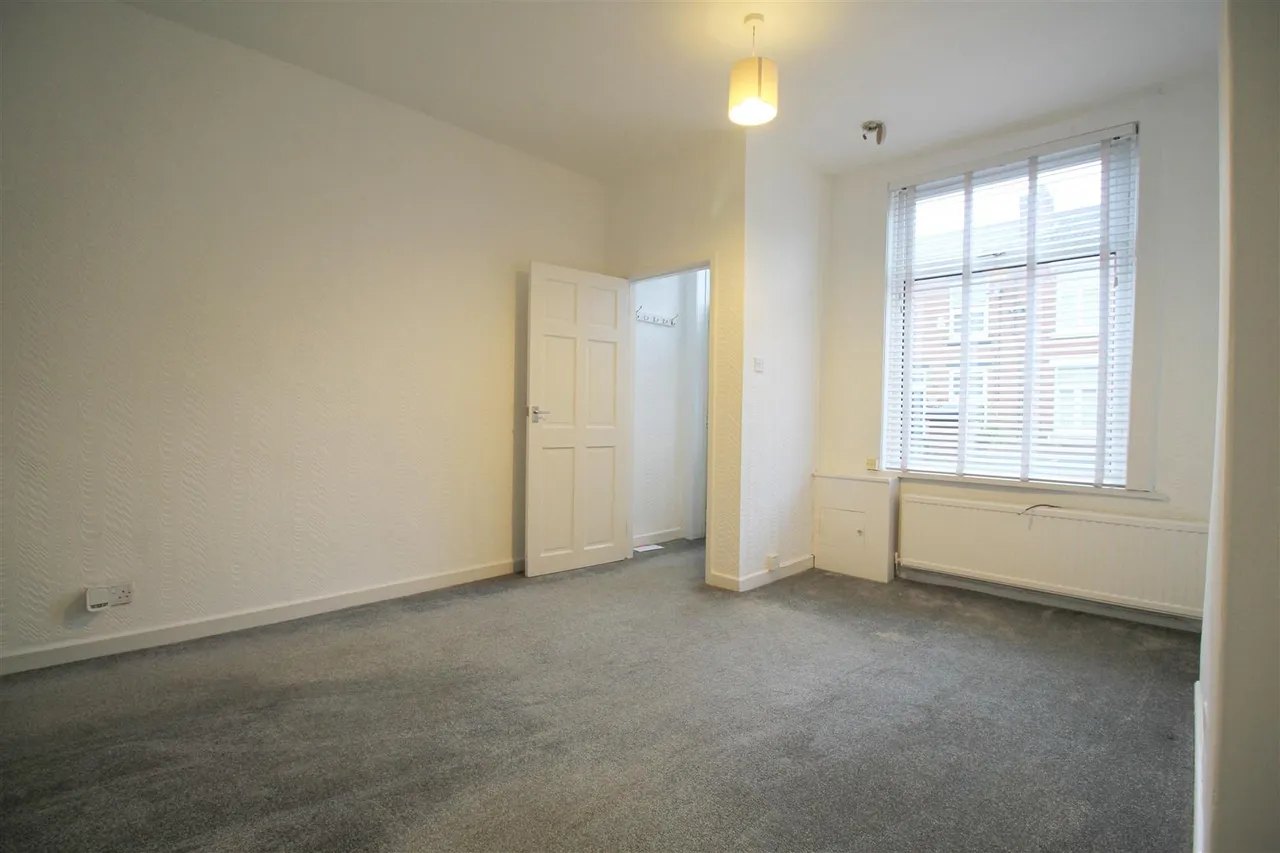 Highfield Street, Denton, photo 2