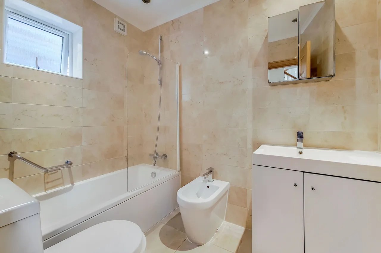 74 Worthington Road, Surbiton, photo 6