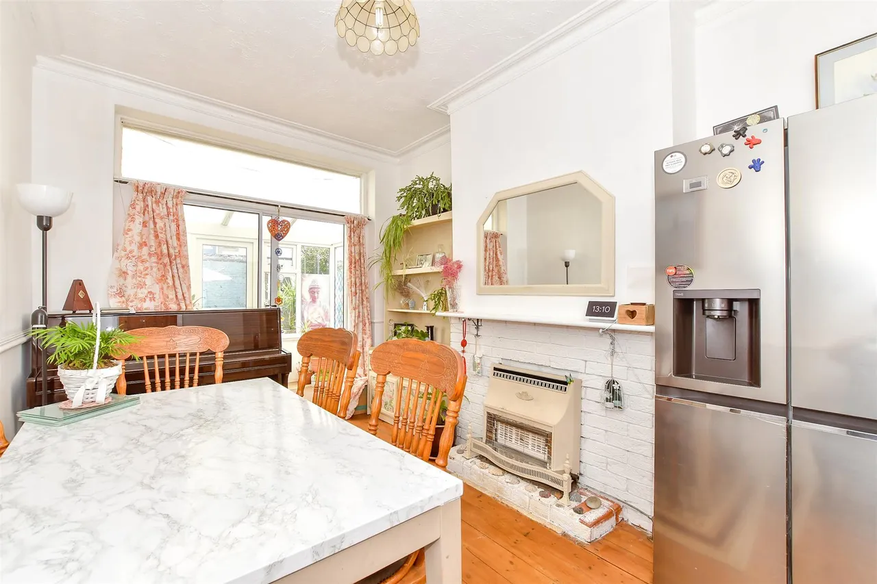 Alverstone Road, Southsea, PO4, photo 5