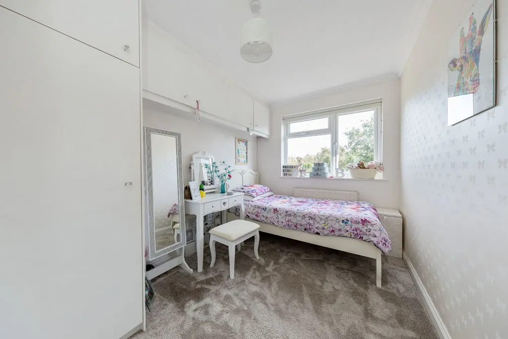 Woolhampton Way, Chigwell, IG7, photo 10