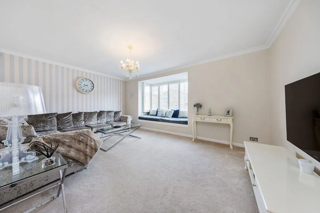 Woolhampton Way, Chigwell, IG7, photo 2