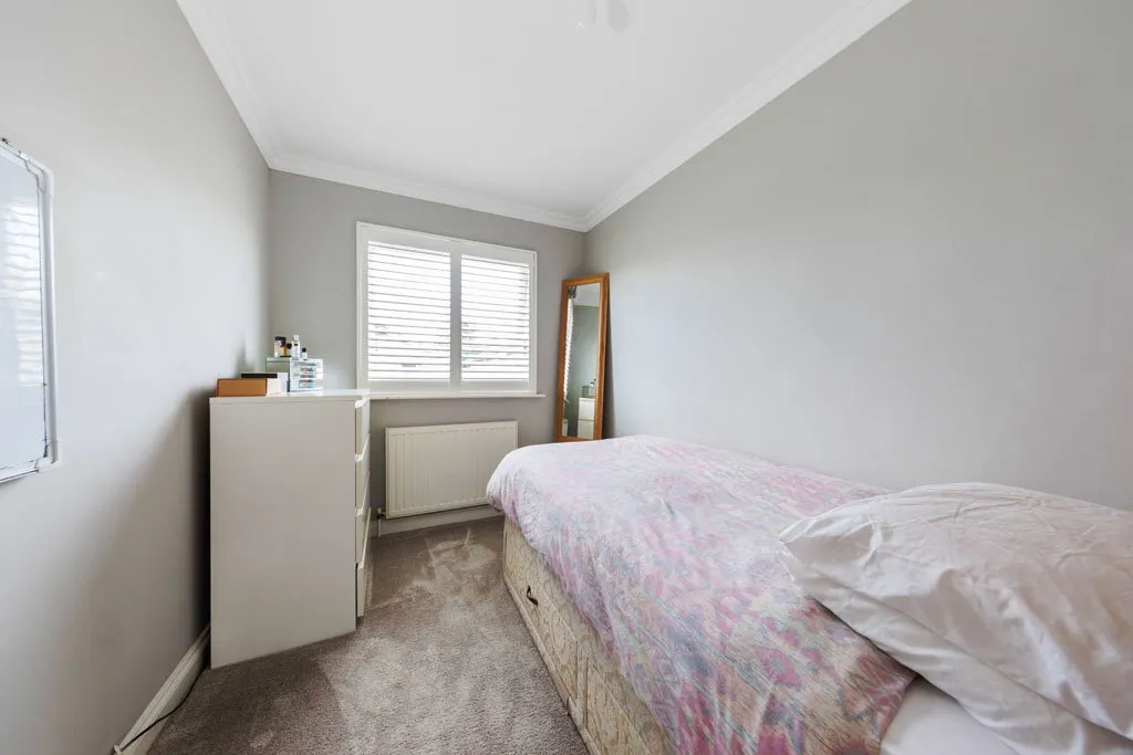 Woolhampton Way, Chigwell, IG7, photo 9