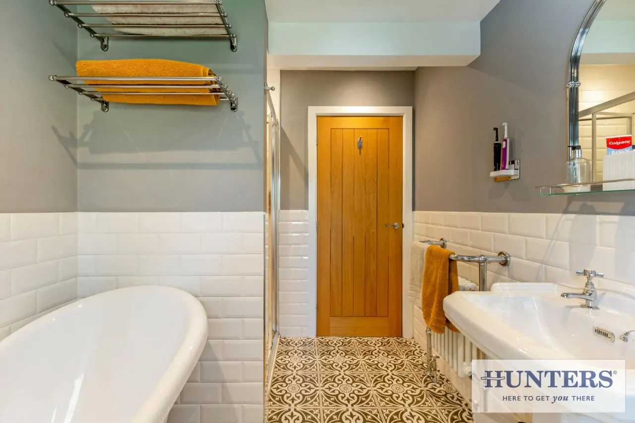 Byeway, Guiseley, LS20, photo 17