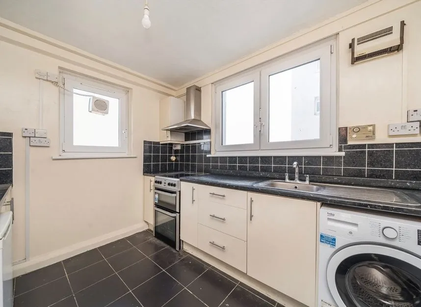 Wick Road, Hackney, E9, photo 3