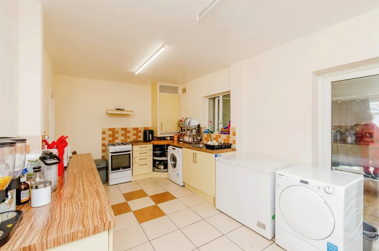 Kelvin Place, Walsall, WS2, photo 5
