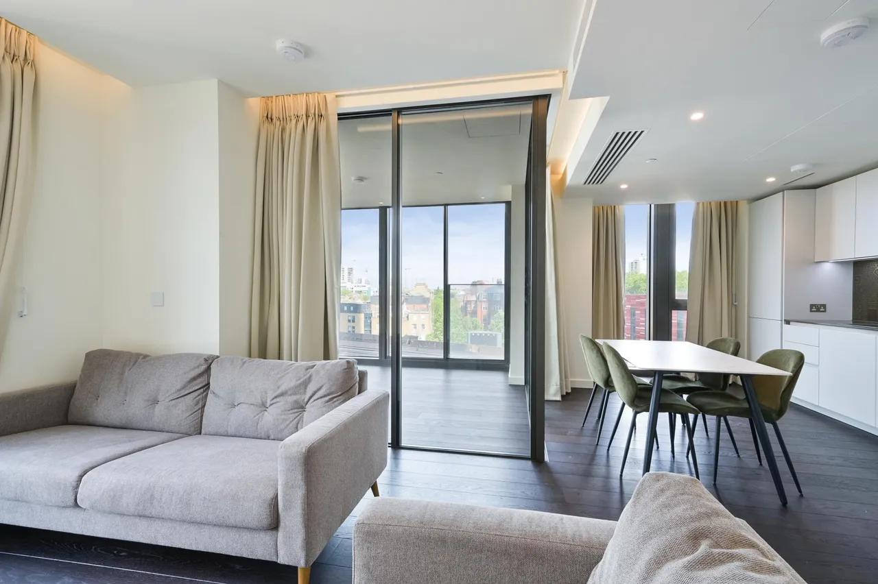 Damac Tower, Bondway, SW8, photo 3